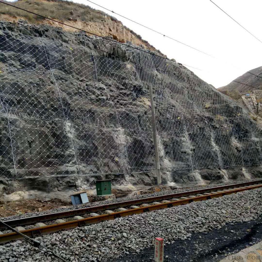 高速公路邊坡防護網圖片